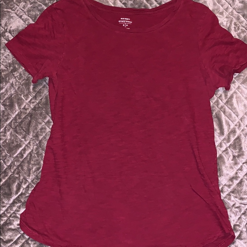 🌻Maroon Everywhere Tee🌻